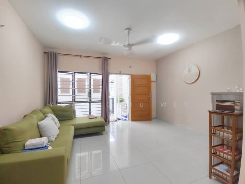 Rumah Bandar untuk Dijual di Bandar Bukit Puchong 2 (Puchong) - Yong Chiu Wee - Living Room - PropertyGuru.com.my