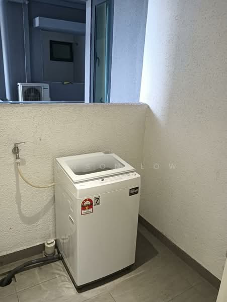 Servis Apartment untuk Disewa di UNIO Residence - Jenson Low - Balcony - PropertyGuru.com.my