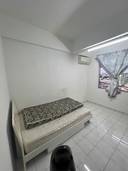 Apartment for Rent at Taman Jubilee Phase 5 - A Ee Ee - Bedroom - PropertyGuru.com.my