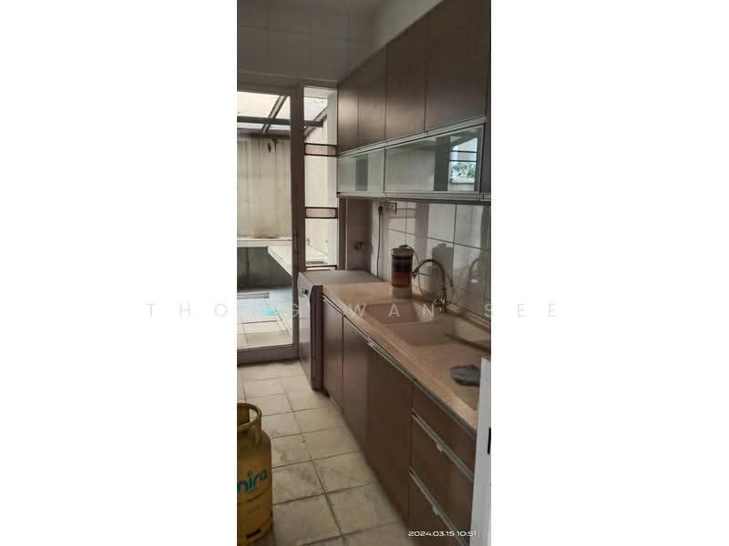 Terraced House for Rent in Duta Tropika (Batu) - Claudia Thong - Kitchen - PropertyGuru.com.my