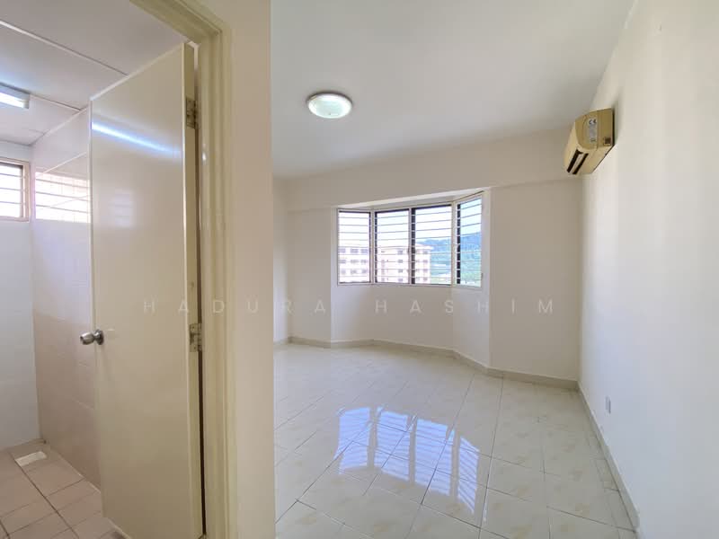Condominium for Rent at Putra Villa - Hadura Hashim - PropertyGuru.com.my