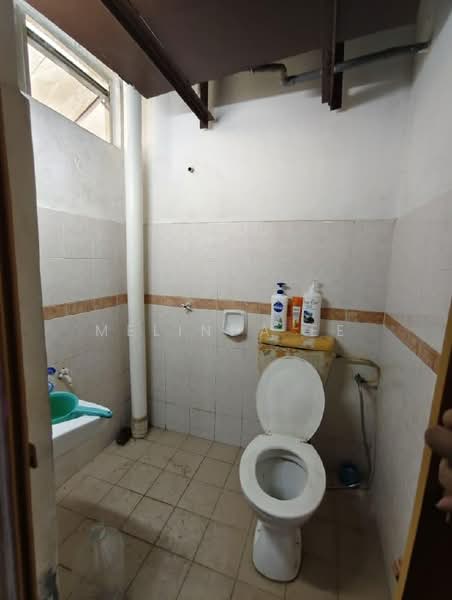 Pangsapuri untuk Dijual di Bayu Puteri 2 - Melinda Ee - Bathroom - PropertyGuru.com.my