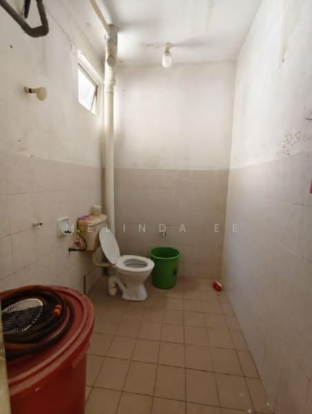 Pangsapuri untuk Dijual di Bayu Puteri 2 - Melinda Ee - Bathroom - PropertyGuru.com.my