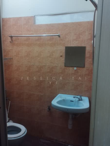 Terraced House for Sale in Usj 2 (Subang Jaya) - Jessica Tai YF - Bathroom - PropertyGuru.com.my