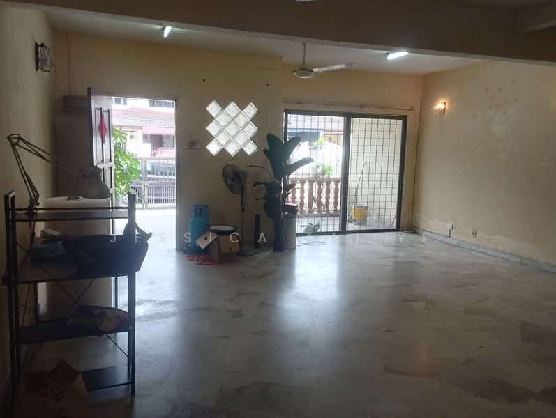 Terraced House for Sale in Usj 2 (Subang Jaya) - Jessica Tai YF - Living Room - PropertyGuru.com.my