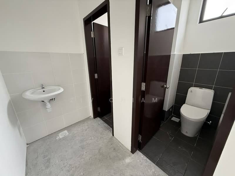 Retail Space for Rent in Johor Bahru (Johor) - Ziv Chiam - Bathroom - PropertyGuru.com.my