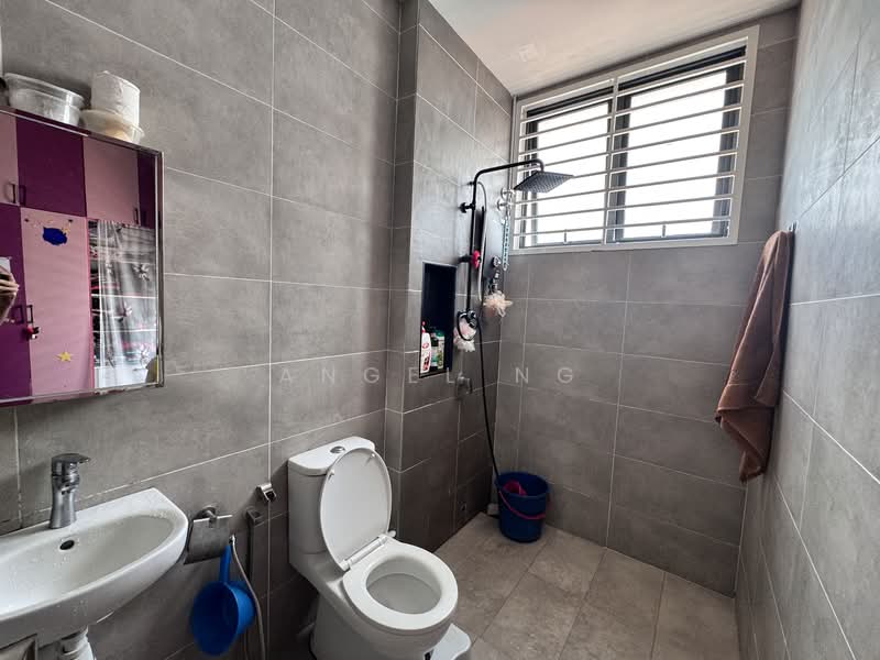 Rumah Berkembar untuk Dijual di Bandar Kinrara (Selangor) - Angel Ng - Bathroom - PropertyGuru.com.my