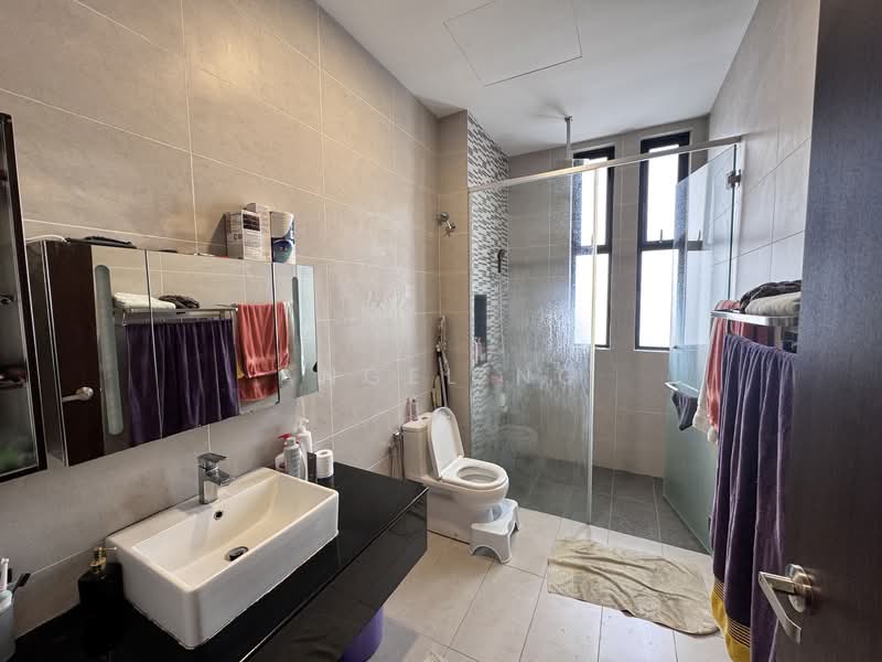 Rumah Berkembar untuk Dijual di Bandar Kinrara (Selangor) - Angel Ng - Bathroom - PropertyGuru.com.my