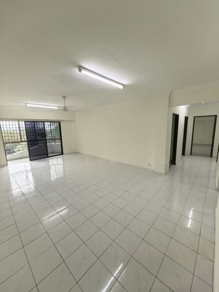 Pangsapuri untuk Dijual di Seri Mutiara Apartment - Pauline Ng - Living Room - PropertyGuru.com.my