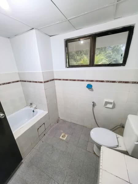 Pangsapuri untuk Dijual di Seri Mutiara Apartment - Pauline Ng - Bathroom - PropertyGuru.com.my
