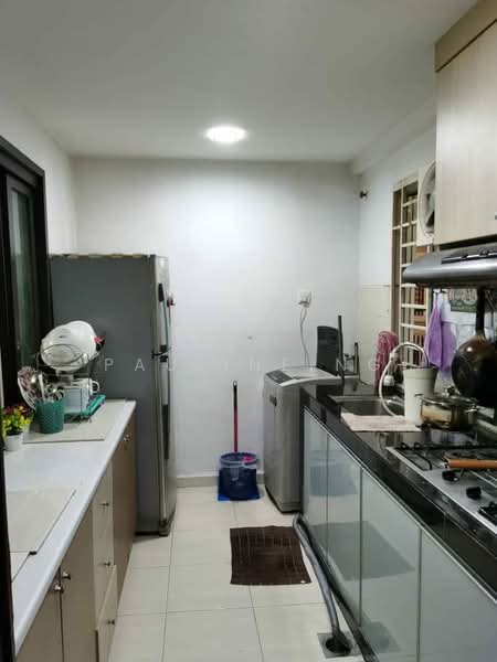 Service Residence for Sale at The Embassy (Bangunan Duta Impian) - Pauline Ng - Kitchen - PropertyGuru.com.my