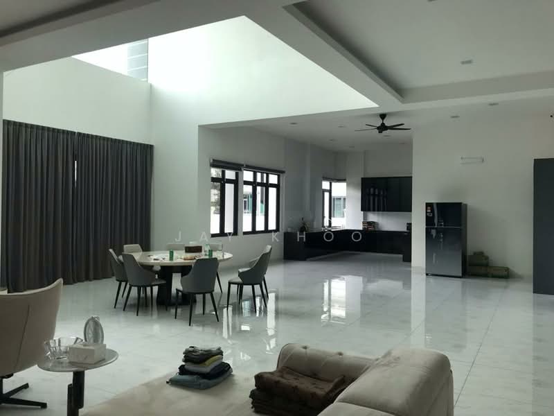 Bungalow for Rent in Mines Resort City (Seri Kembangan) - Jay Khoo - Living Room - PropertyGuru.com.my