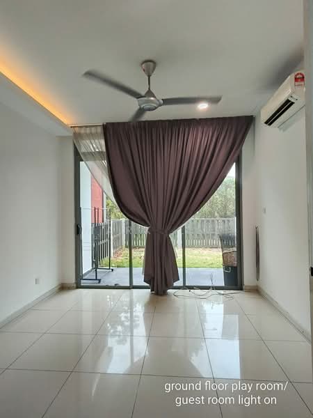 2-storey Terraced House for Sale in Setia Eco Glades (Cyberjaya) - Mark Lee - Living Room - PropertyGuru.com.my