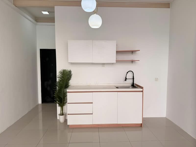 Service Residence for Sale at SOHO @ Empire City - Kew . - Kitchen - PropertyGuru.com.my