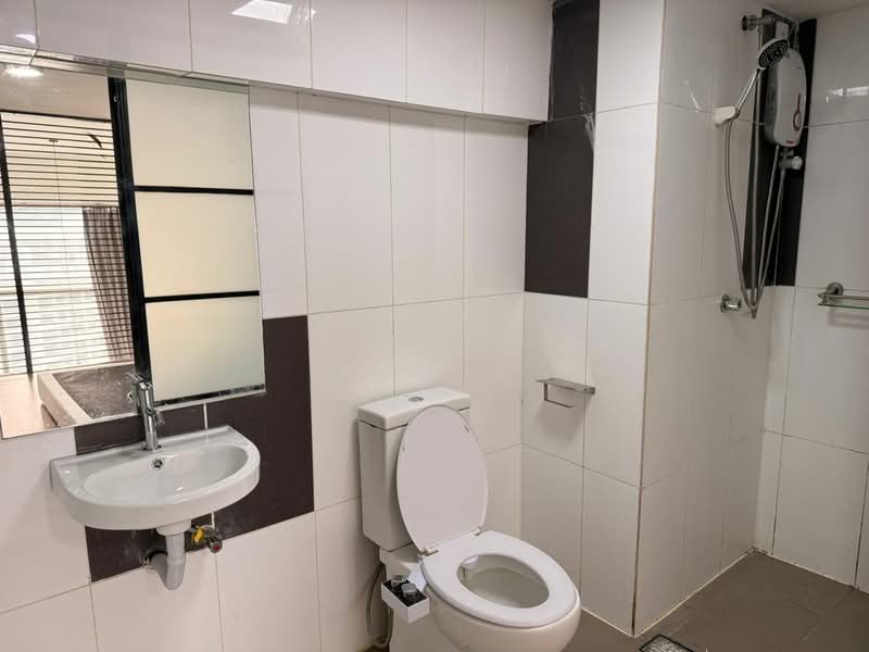 Service Residence for Sale at SOHO @ Empire City - Kew . - Bathroom - PropertyGuru.com.my