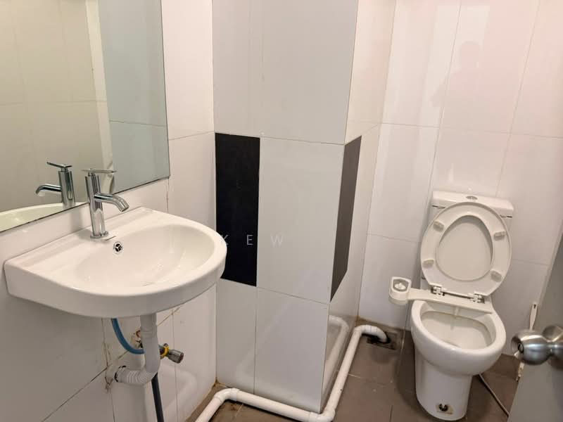 Service Residence for Sale at SOHO @ Empire City - Kew . - Bathroom - PropertyGuru.com.my
