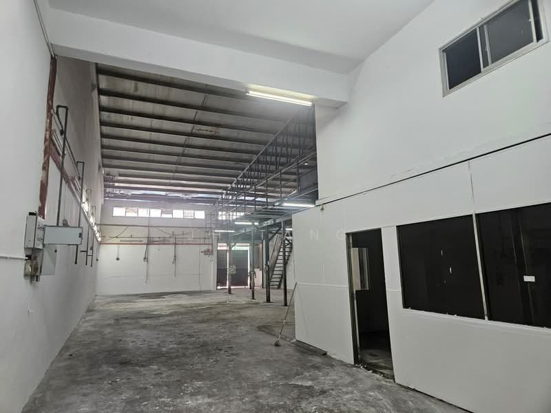 Factory for Rent in Taman Desa Cemerlang (Ulu Tiram) - JH Tang - Interior - PropertyGuru.com.my