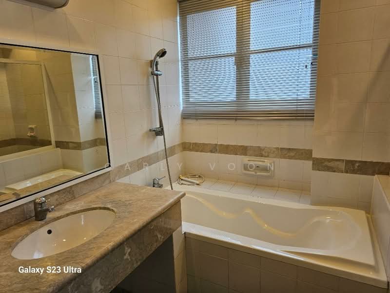 Condominium for Rent at The Straits View Condominium - Carly Voon - Bathroom - PropertyGuru.com.my