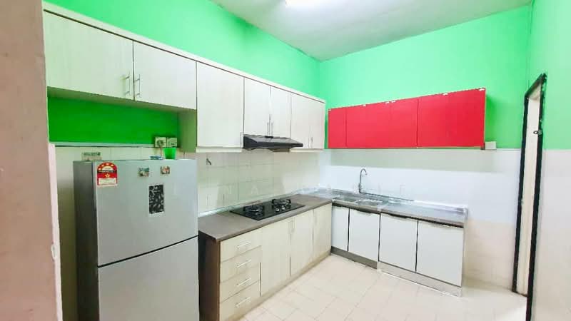 2-storey Terraced House for Sale in Shah Alam (Selangor) - Reena Sarif - Kitchen - PropertyGuru.com.my
