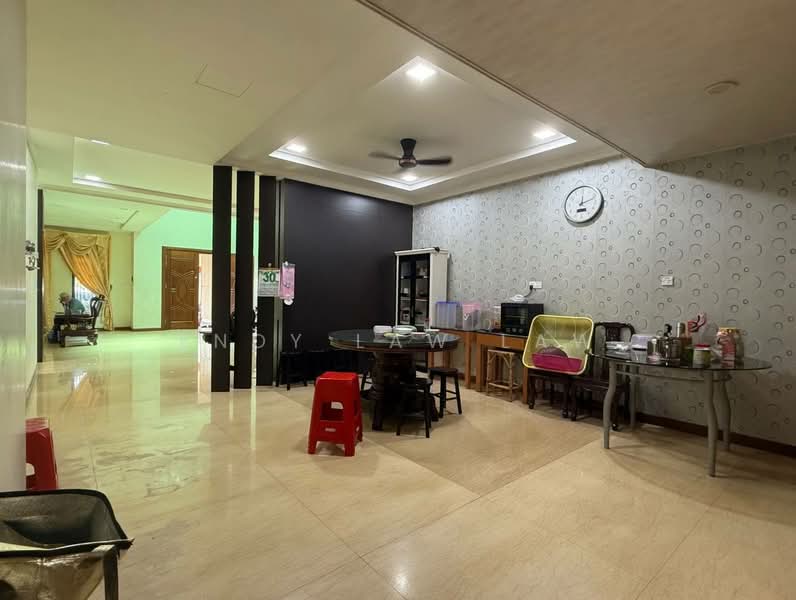 2-storey Terraced House for Sale in Taman Impian Emas (Skudai) - Endy Law Law - Living Room - PropertyGuru.com.my