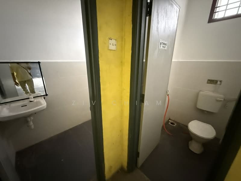Retail Space for Rent in Johor Bahru (Johor) - Ziv Chiam - Bathroom - PropertyGuru.com.my