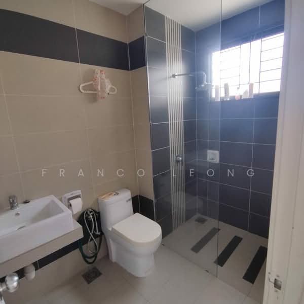 Rumah Teres 2 Tingkat untuk Dijual di Rawang (Selangor) - Franco Leong - Bathroom - PropertyGuru.com.my