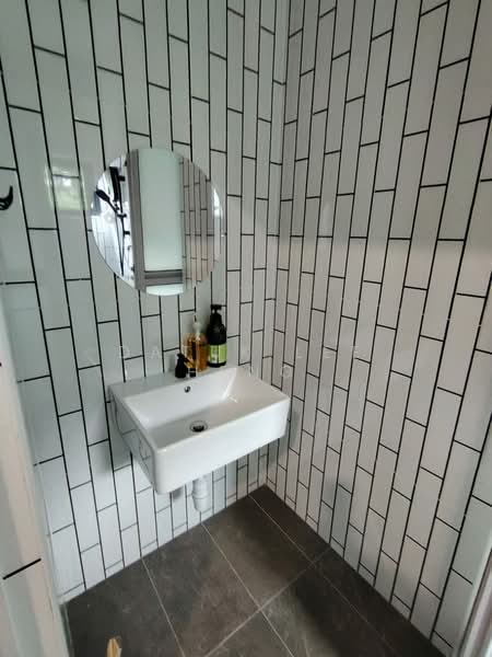 Rumah Banglo untuk Disewa di New Pasir Puteh (Ipoh) - Datuk Lee Heng - Bathroom - PropertyGuru.com.my