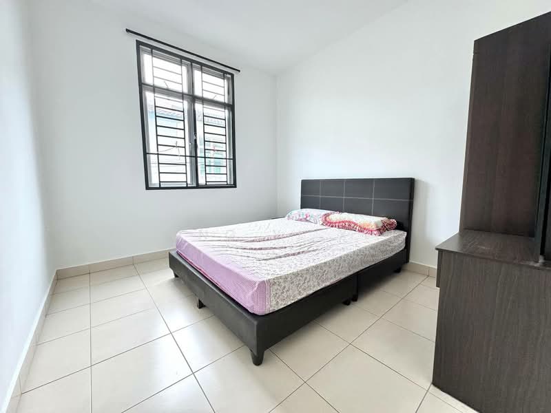 Rumah Teres 2 Tingkat untuk Dijual di Taman Seri Austin (Tebrau) - Wong Yi Xin - Bedroom - PropertyGuru.com.my
