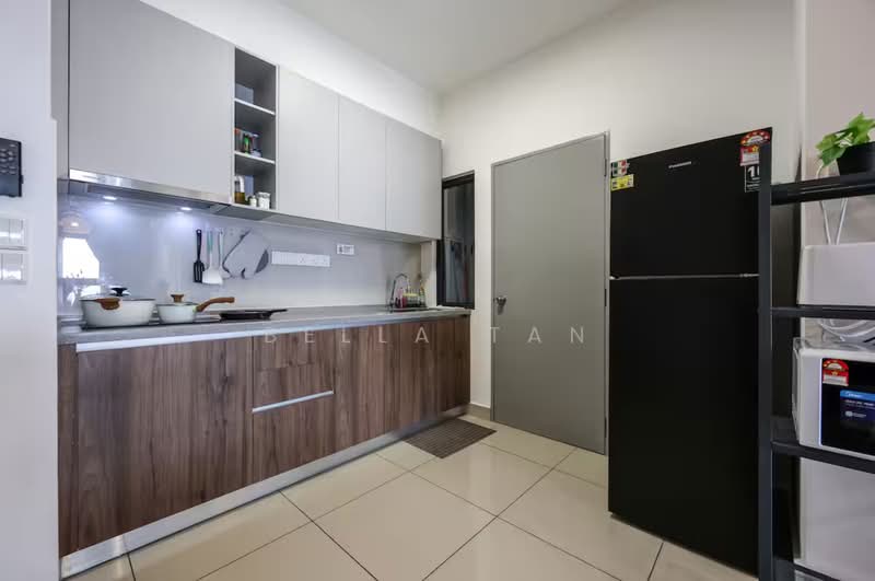 Servis Apartment untuk Dijual di Daya 1 Residences (D1R), TD Central - Bella Tan - Kitchen - PropertyGuru.com.my