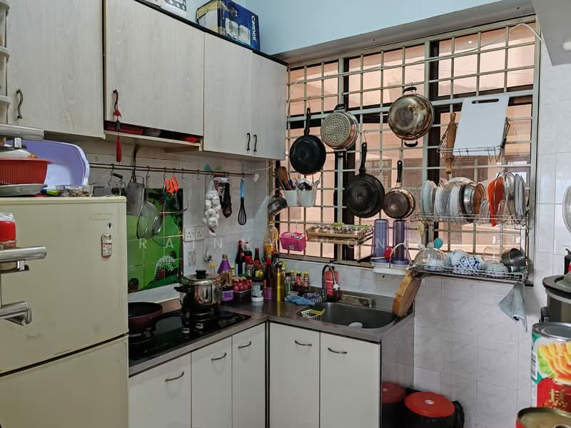 Kondominium untuk Disewa di Eden Seaview Condominium - Rainny Wong - Kitchen - PropertyGuru.com.my