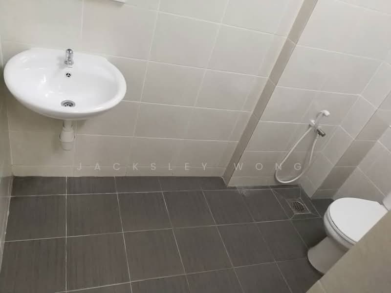 Kondominium untuk Dijual di Sri Manja Court - Jacksley Wong - Bathroom - PropertyGuru.com.my