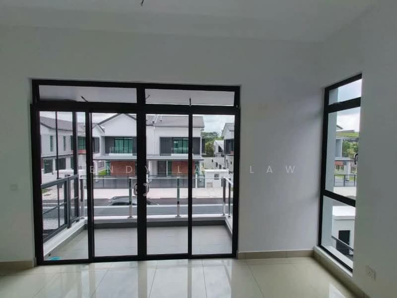 Cluster House for Sale in Iskandar Puteri (Nusajaya) (Johor) - Endy Law Law - Balcony - PropertyGuru.com.my