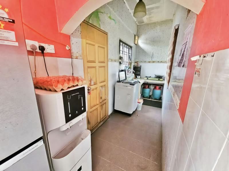 1-storey Terraced House for Sale in Taman Pulai Indah (Johor Bahru) - Sufi Norman - Kitchen - PropertyGuru.com.my
