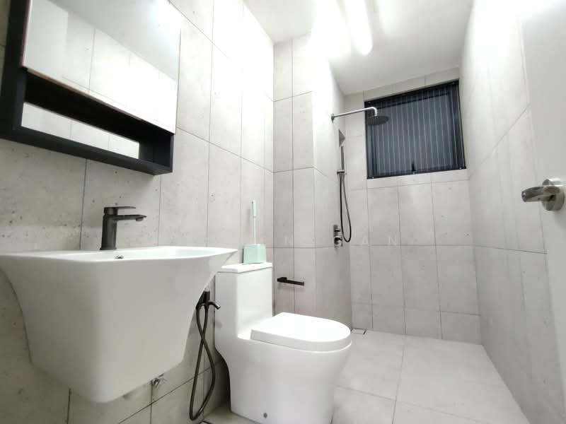 Condominium for Rent at EdgeWood Residences @ SkySanctuary - Hacken Gan - Bathroom - PropertyGuru.com.my