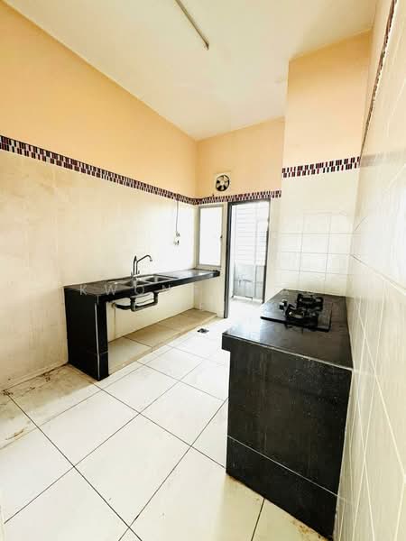 2-storey Terraced House for Sale in Bandar Tasik Puteri (Rawang) - Kwong Xiao Wei - Kitchen - PropertyGuru.com.my