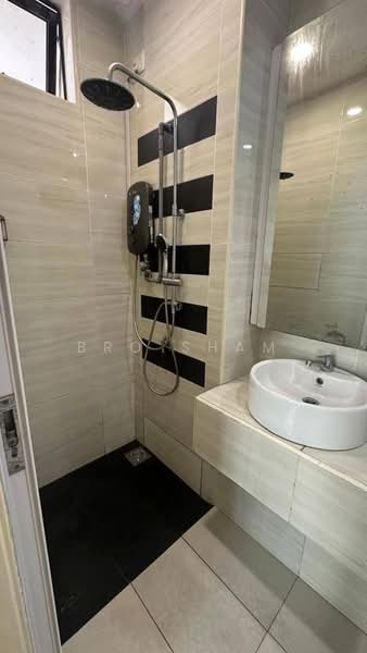 Service Residence for Sale at D'Summit Residences - Bro Sham - PropertyGuru.com.my