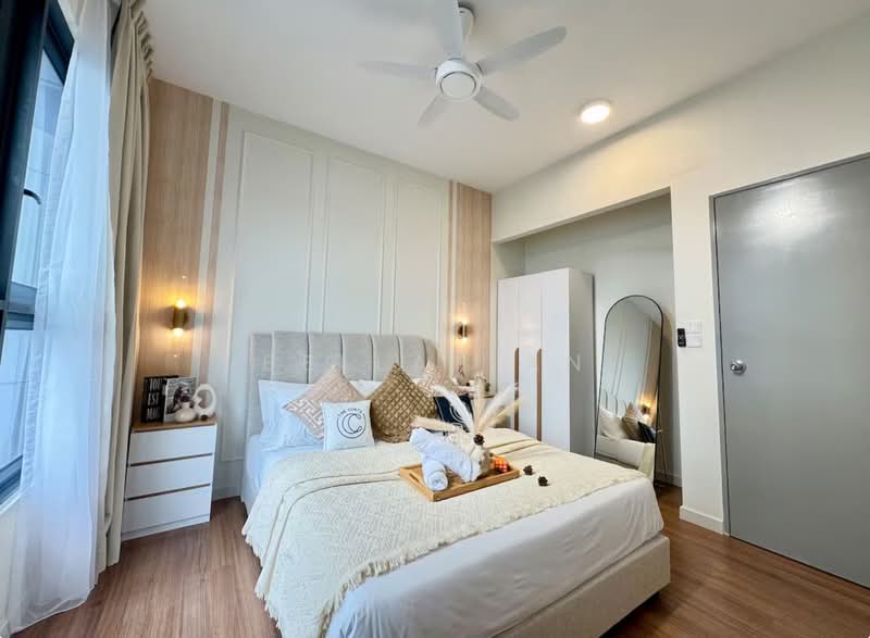 Service Residence for Sale at Daya 1 Residences (D1R), TD Central - Bella Tan - Bedroom - PropertyGuru.com.my