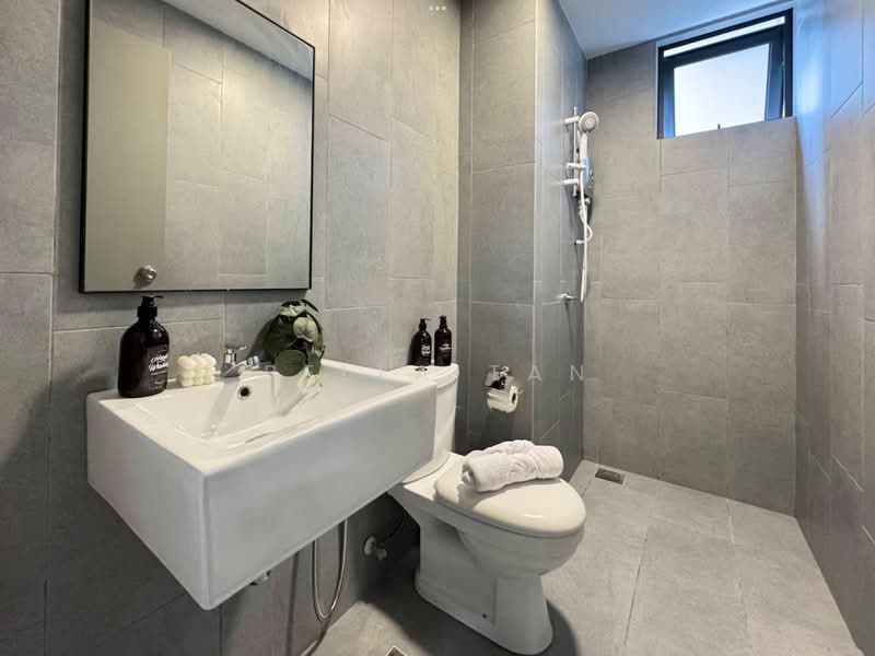Service Residence for Sale at Daya 1 Residences (D1R), TD Central - Bella Tan - Bathroom - PropertyGuru.com.my