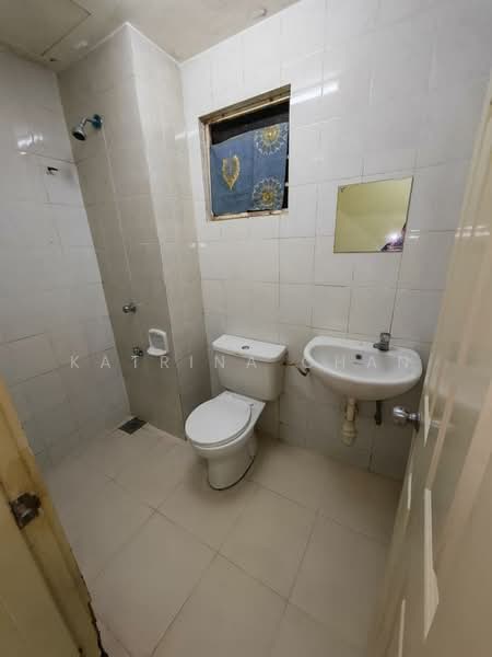 Pangsapuri untuk Disewa di Kristal Villa - Katrina Chan - Bathroom - PropertyGuru.com.my