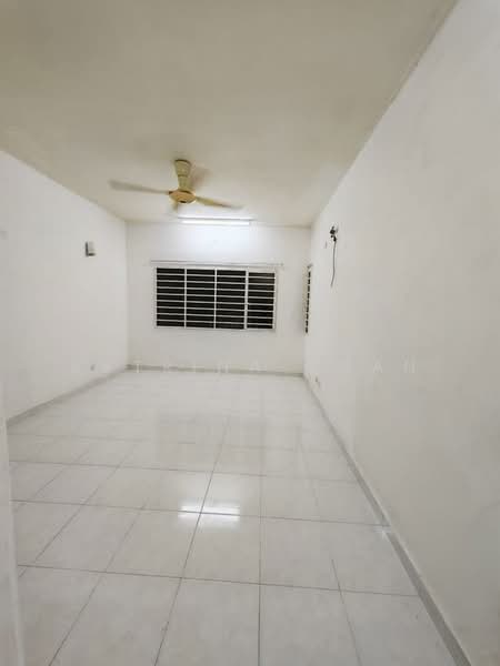 Pangsapuri untuk Disewa di Kristal Villa - Katrina Chan - Living Room - PropertyGuru.com.my