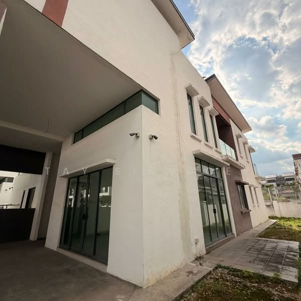 Semi-Detached House for Sale in Taman Bukit Serdang (Seri Kembangan) - Tay SiewBoey - Exterior - PropertyGuru.com.my