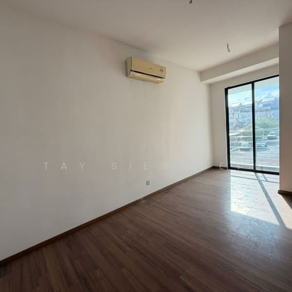 Semi-Detached House for Sale in Taman Bukit Serdang (Seri Kembangan) - Tay SiewBoey - Interior - PropertyGuru.com.my