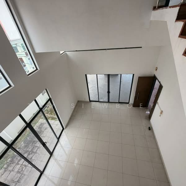 Semi-Detached House for Sale in Taman Bukit Serdang (Seri Kembangan) - Tay SiewBoey - Interior - PropertyGuru.com.my