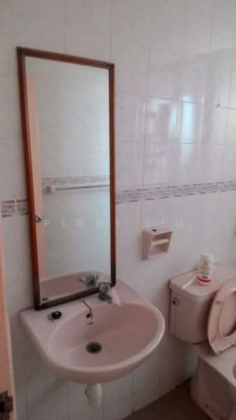 Condominium for Rent at Kelana Parkview Condominium - Peggy Lim - Bathroom - PropertyGuru.com.my