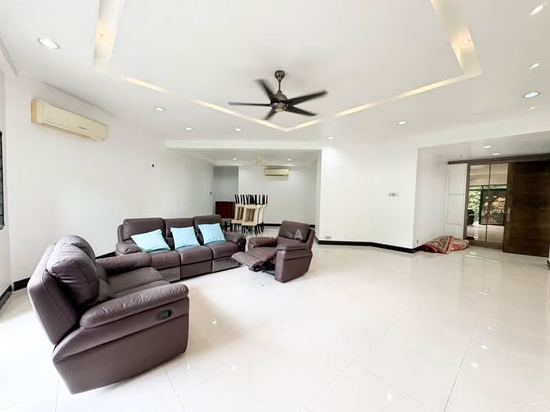 Condominium for Sale at Wickham Manor - Loharaj . - Living Room - PropertyGuru.com.my