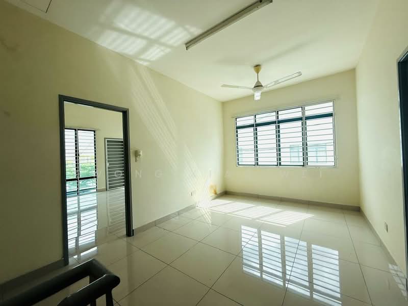 2-storey Terraced House for Sale in Saujana Rawang (Rawang) - Kwong Xiao Wei - Living Room - PropertyGuru.com.my