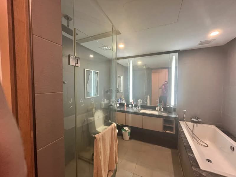 Servis Apartment untuk Disewa di Fraser Residence (188 Suites) - Jason Loh - Bathroom - PropertyGuru.com.my