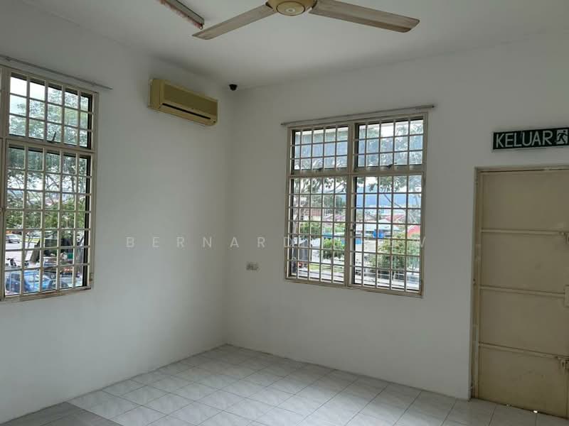 Semi-Detached House for Rent in Taman Iping (Batu Maung) - Bernard Chew - Interior - PropertyGuru.com.my