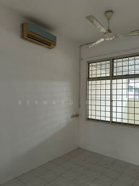 Semi-Detached House for Rent in Taman Iping (Batu Maung) - Bernard Chew - Interior - PropertyGuru.com.my