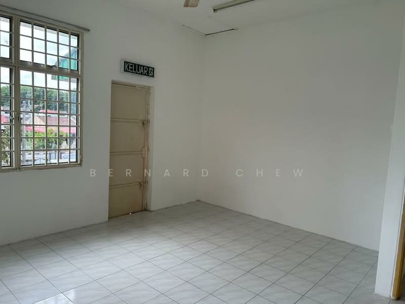 Semi-Detached House for Rent in Taman Iping (Batu Maung) - Bernard Chew - Interior - PropertyGuru.com.my